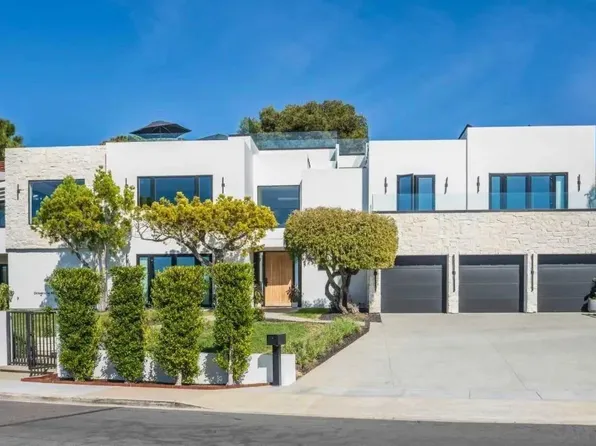 8433 Prestwick Dr, La Jolla, CA 92037