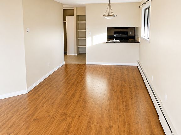 5th image of 15805 Beaumaris Rd NW #1-Bedroom