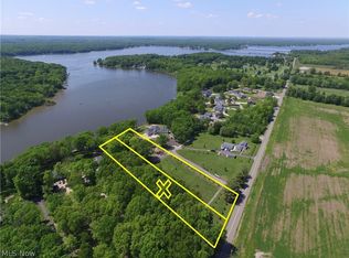 SE River Rd, Lake Milton, OH 44429
