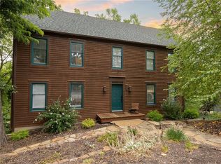 1323 Main St, Parkville, MO 64152