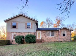 1011 Cragfront Estate Rd, Gallatin, TN 37066