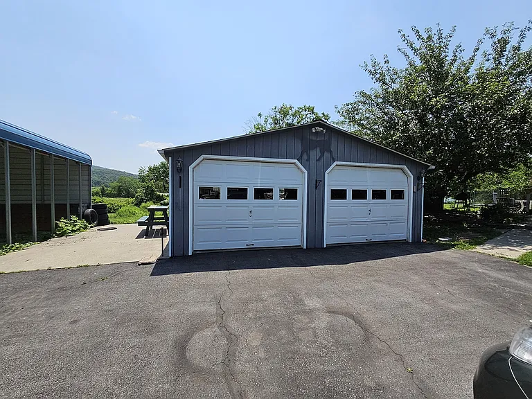 16 Sanford Ave — Photo 14