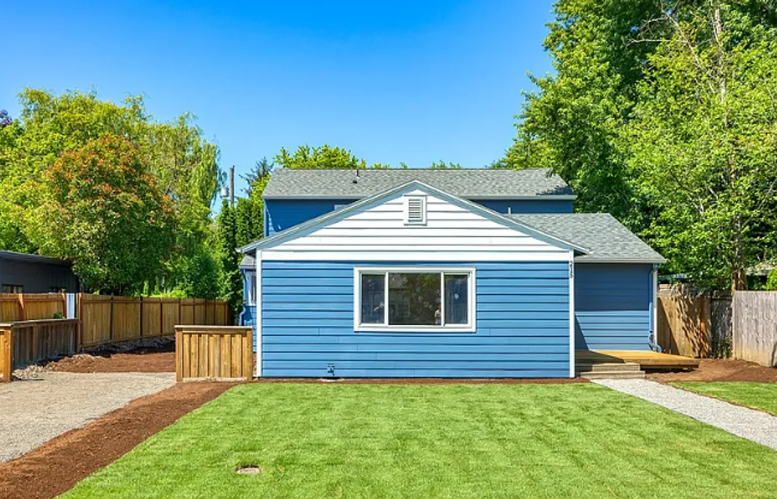 Beautiful *Newly Remodeled* 5 Bd | 4 Ba Single-Family Home | Spacious Yard | Quiet Marlene Villag... — Photo 1