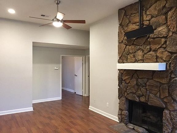 4th image of 2536 Knoxville Dr