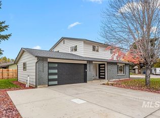 670 S Berwick Dr, Boise, ID 83706