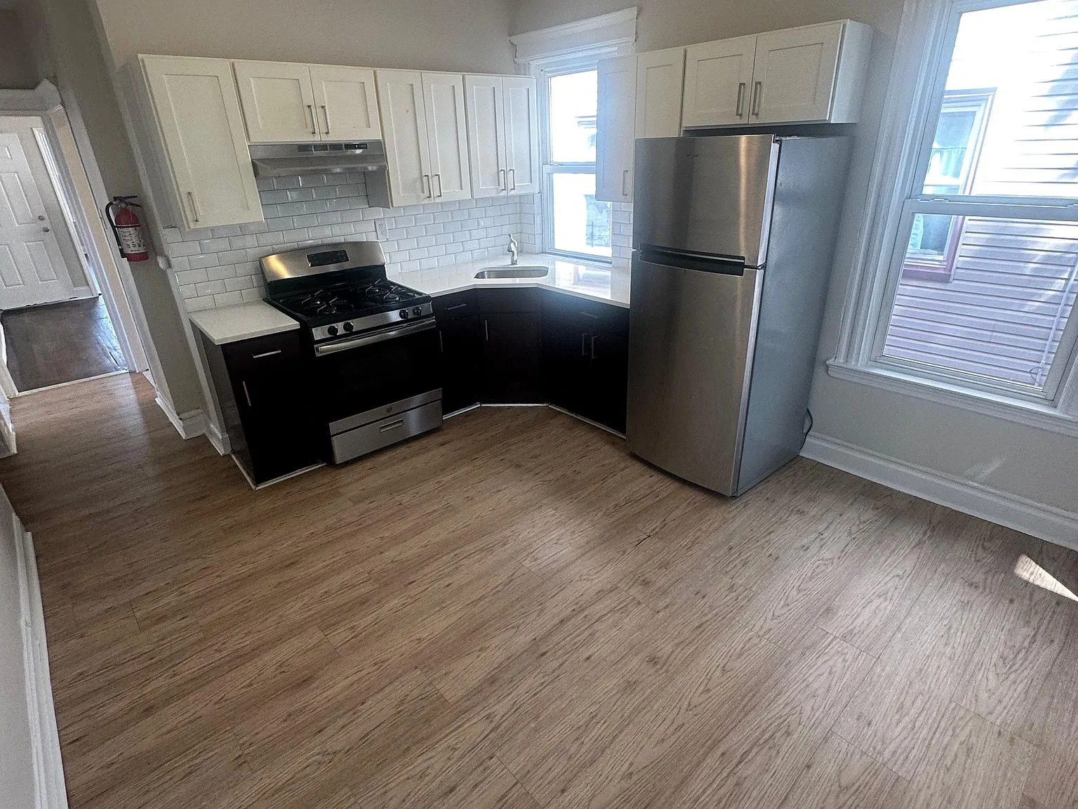 5 bed, $3,250 — Photo 4