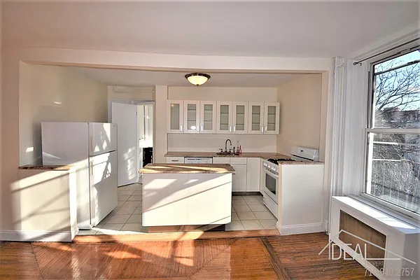 Rented by Ideal Properties Group | media 28