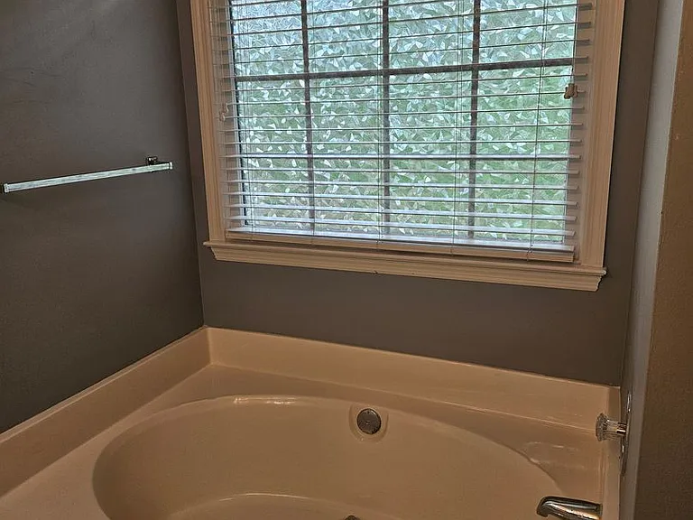 409 Shamus Ct — Photo 15