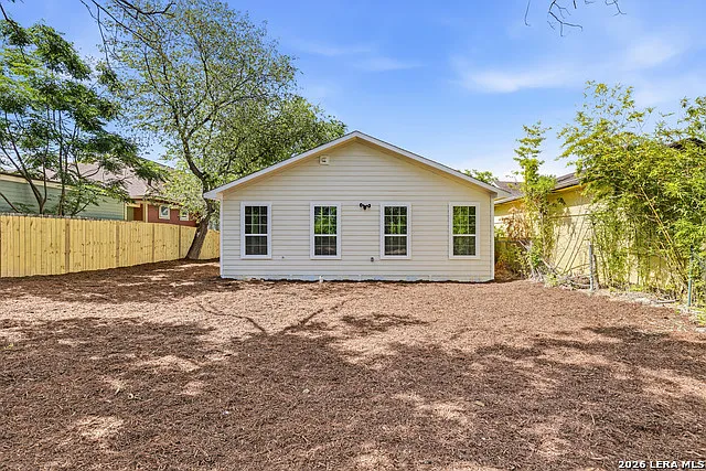 823 W French Pl — Photo 35