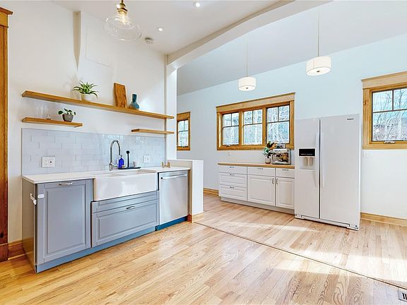 5th image of 4041 W Hayward Place