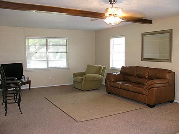 5th image of 2501 Crestbrook Ln