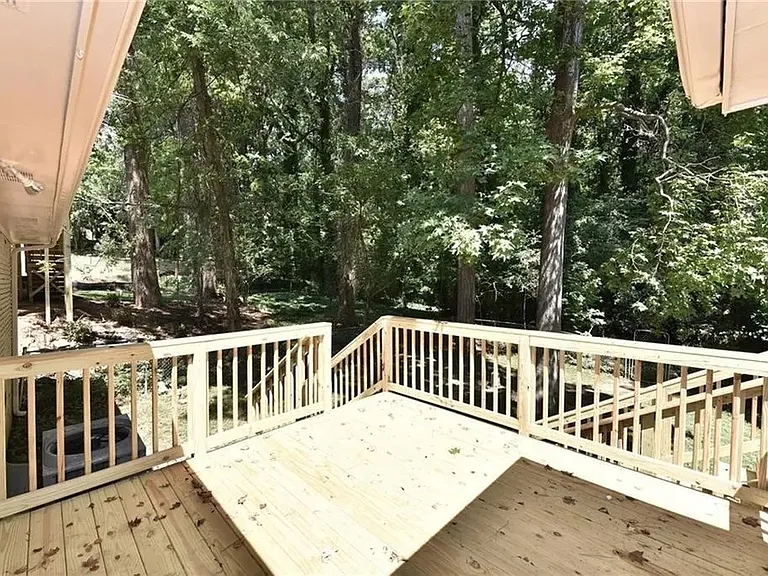 1396 E Rock Springs Cir NE — Photo 21