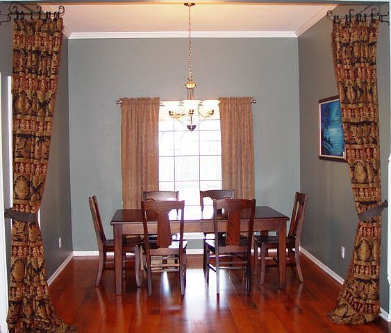 2nd image of 1124 Raliegh Ct