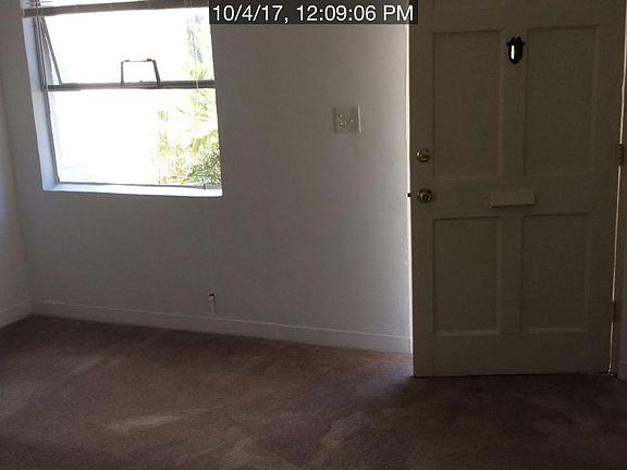 3rd image of 2427 Oak St