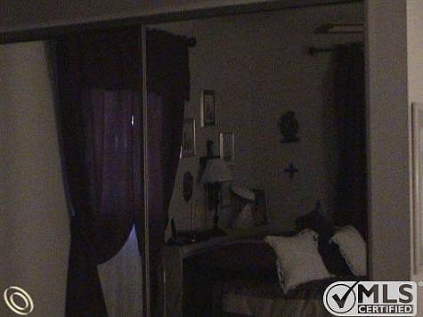 BEDROOM CLOSET.JPG