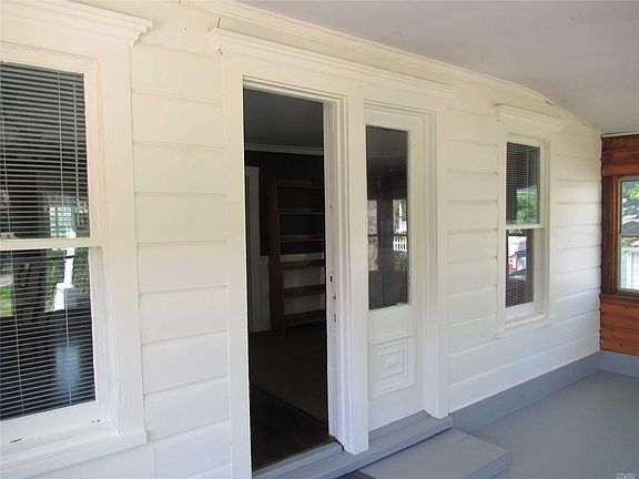 3rd image of 208 Bayville Ave