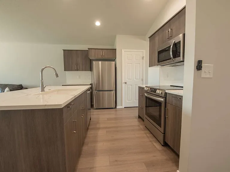 18352 N Lion Head Ave — Photo 4