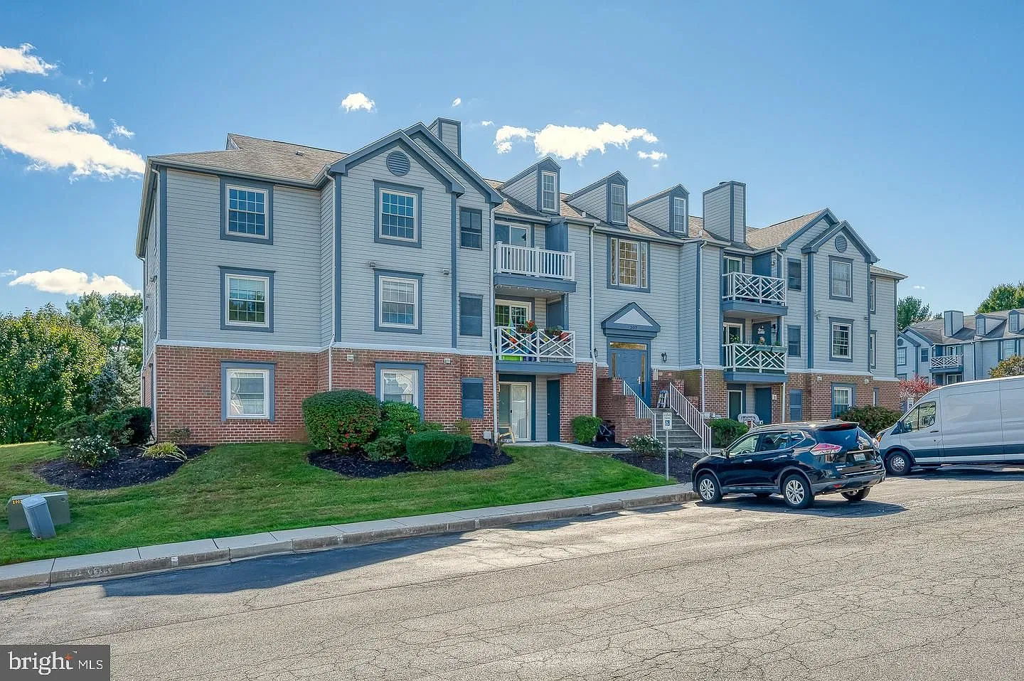2 bed, 1.0 bath, 1000 sqft, $1,800 — Photo 1