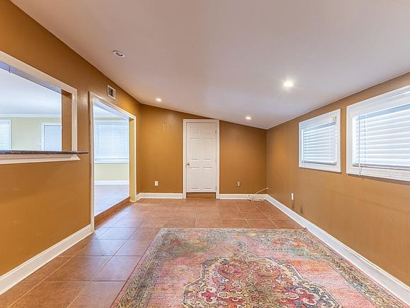 4th image of 6642 Pauline Dr