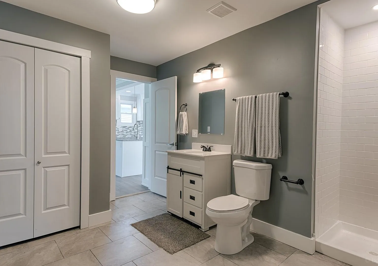 4717 Belmont Rd — Photo 2