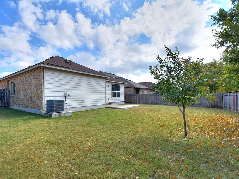 2717 Claremont Ct — Photo 29