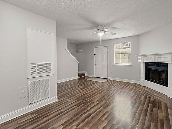 4th image of 713 Heavens Dr APT 2