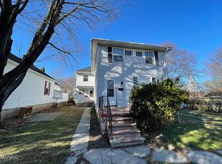 366 4th St, Manistee, MI 49660