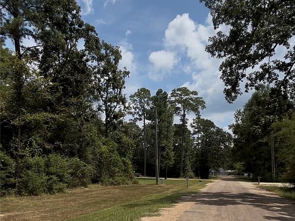 5th image of Mistletoe Rd