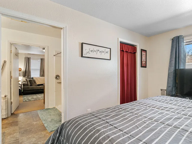 1107 Madison St — Photo 11