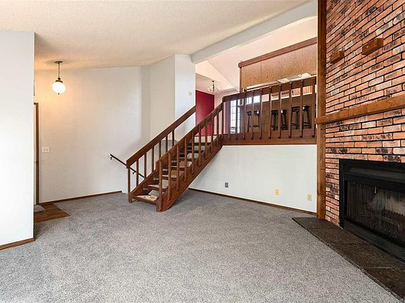 3rd image of 3013 Bruce Lee Ln