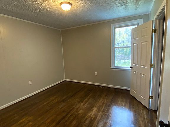 3rd image of 70 Donald Ave