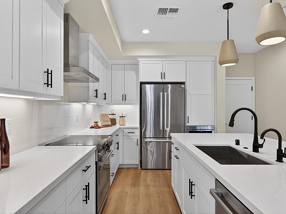 4th image of 842 Buckley Drive