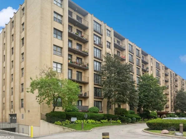 4601 W Touhy Ave APT 408, Lincolnwood, IL 60712