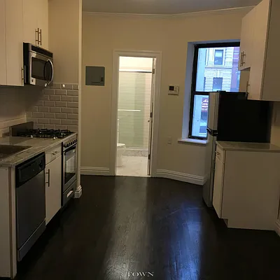 Rented by Town Residential | media 19