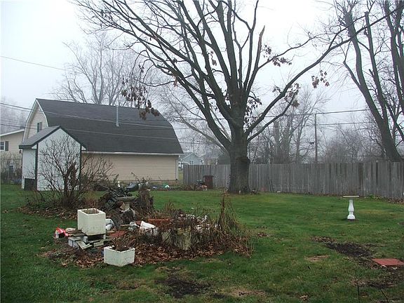 4th image of 18163 W Twin Lakes Blvd