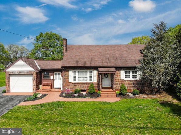 232 E 4th St, Bernville, PA 19506