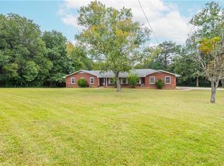 160 Lake Dr, Fayetteville, GA 30215