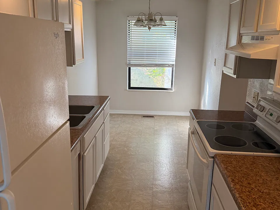 8705 Olde Colony Trl #31