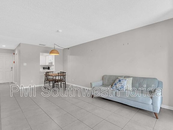 3rd image of 1670 Laurel St APT 206