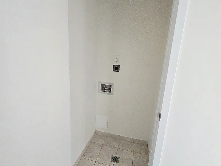 217 Main St #5 — Photo 20