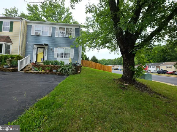862 Holly Dr, La Plata, MD 20646