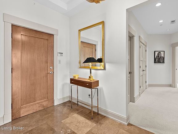 4th image of 222 Witherspoon St #902