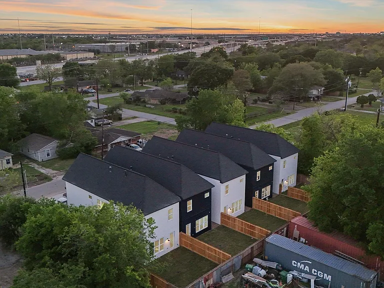 3807 Goodhope St — Photo 35