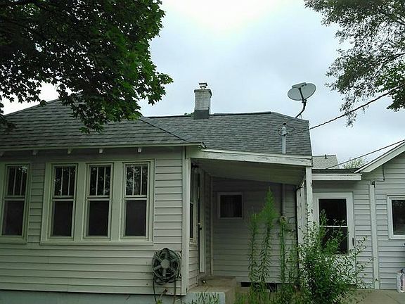 2nd image of 1043 Hollywood St NE