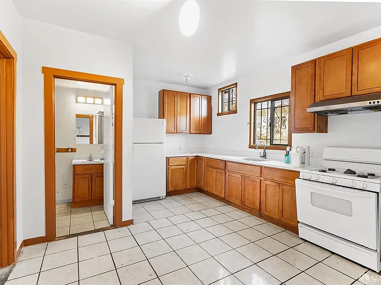 1748 E 15th St #1 — Photo 3