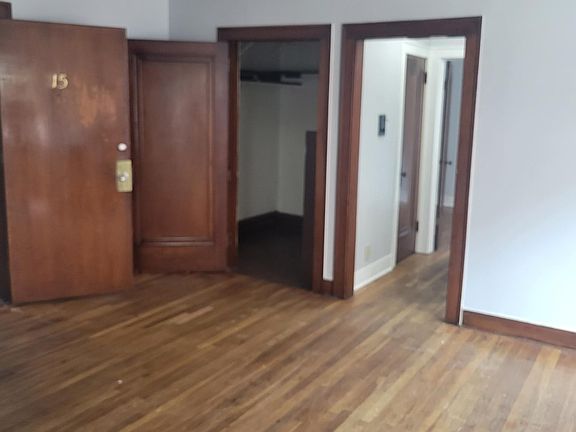 3rd image of 1415 Riverside Dr APT 15