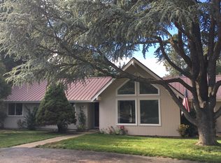 1938 Magnolia Ave, Medford, OR 97501