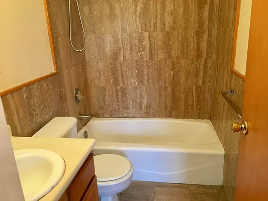 Rented by Papp Realty | media 19