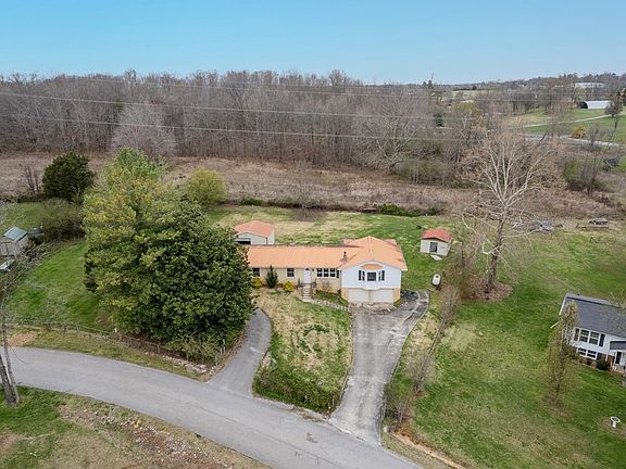 3rd image of 4009 Gayle Cir