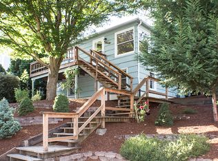 1709 SW Moss St, Portland, OR 97219